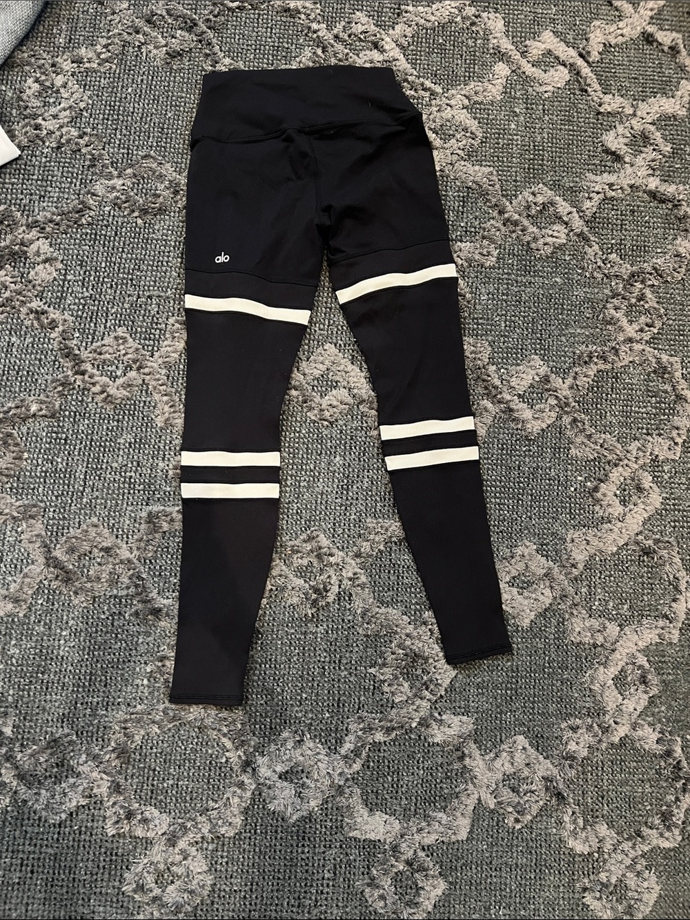 ALO Yoga Black Leggings with White Stripe Accents